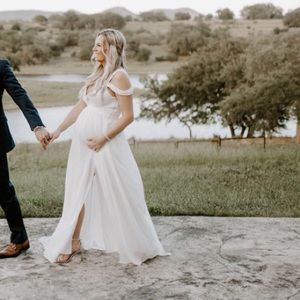 Ivory dress: perfect for wedding or maternity